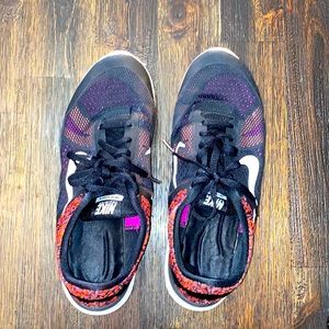 Women’s Nike Training In Season 5 tennis shoe